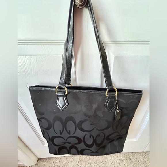 Handbags - Purse shoulder bag black signature tote woman